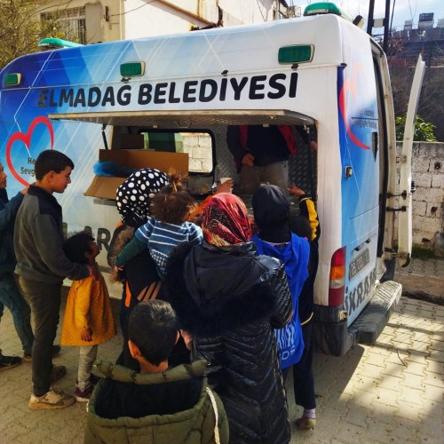 BUGÜN SICAK ÇORBAMIZI HATAY KIRIKHAN'DAKİ KARDEŞLERİMİZLE PAYLAŞIYORUZ.