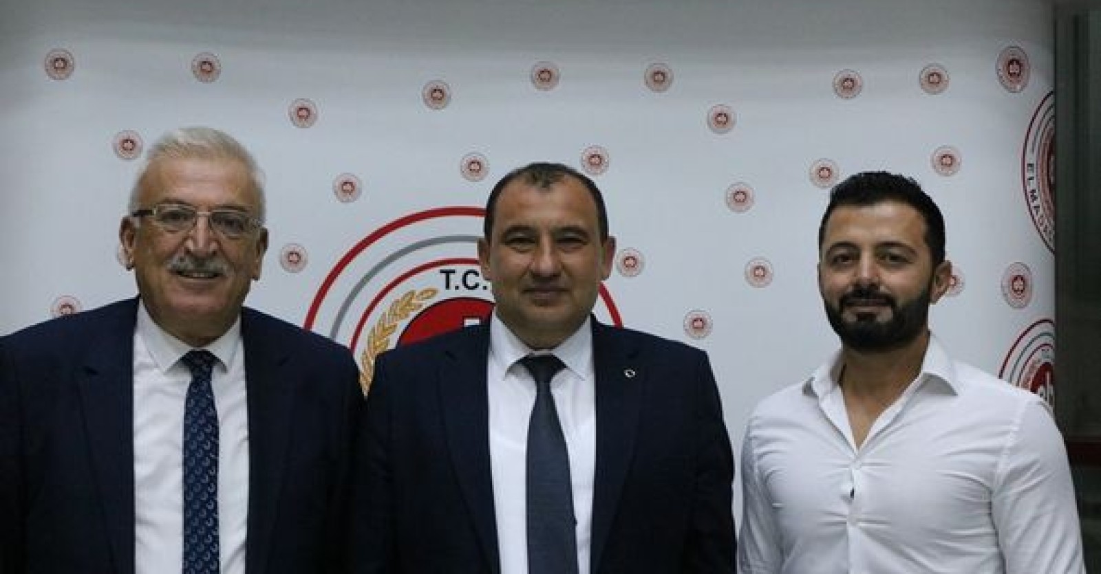 CHP İLÇE BAŞKANLIĞI GÖREVİNİ DEVRALAN İLÇE BAŞKANIM SN. BÜLENT KÜPELİ VE YÖNETİM KURULUNA TEŞEKKÜR EDERİZ.