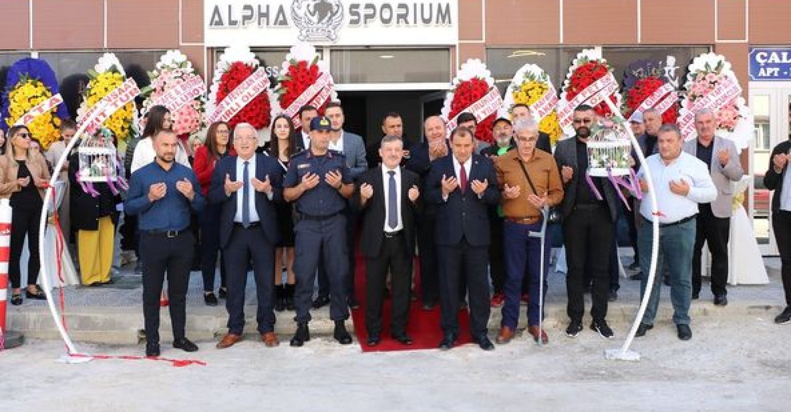 İLÇEMİZDE HİZMET VERMEYE BAŞLAYAN ALPHA SPORŞUM SALONU'NUN AÇILIŞINA KATILDIK.