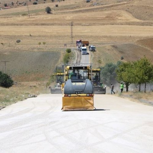 LALABEL VE YEŞİLDERE ASFALT ÇALIŞMALARIMIZ DEVAM EDİYOR.